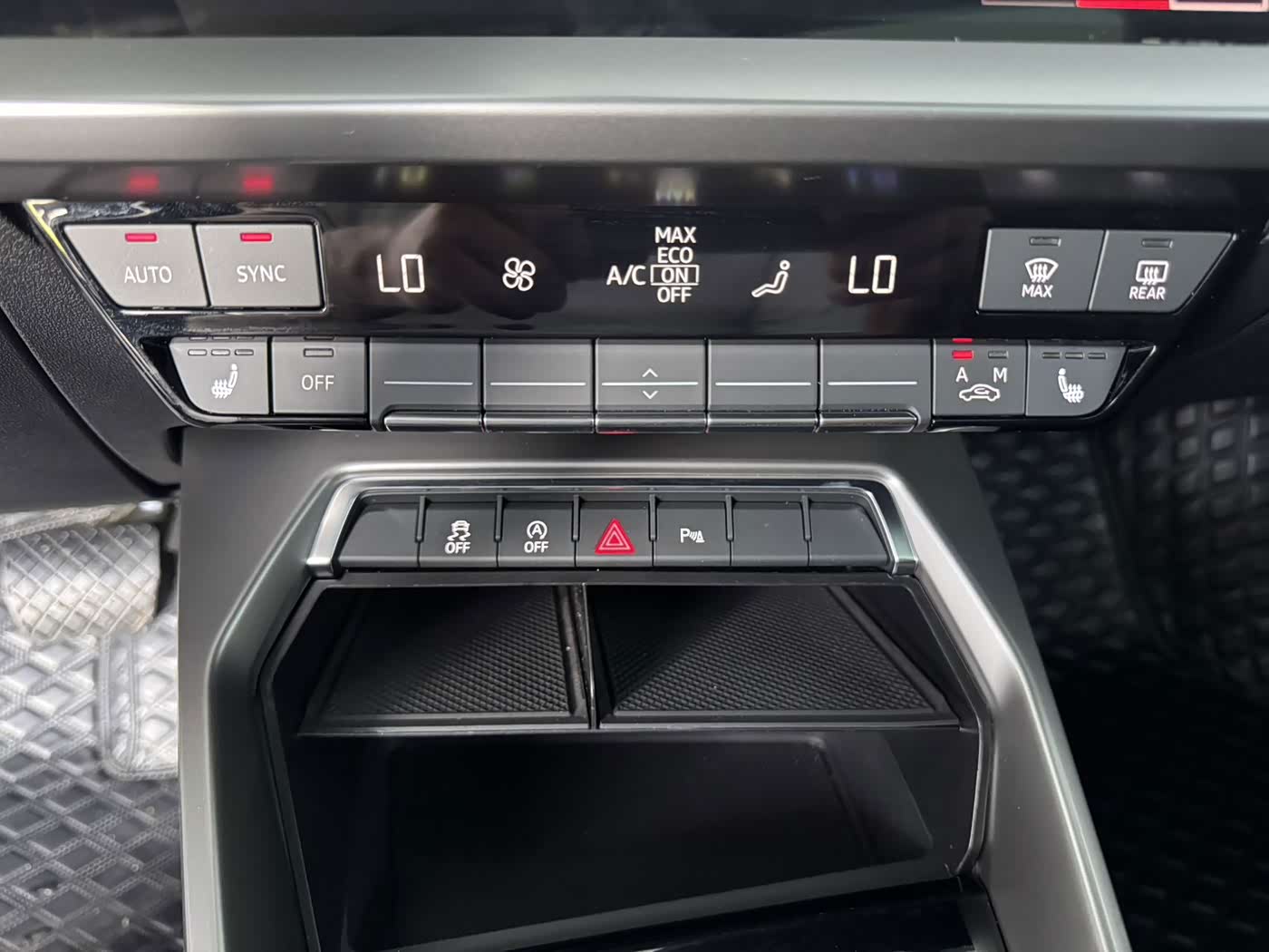 Audi A3 1.4 л 2023 г. Белый, пробег 33000 км