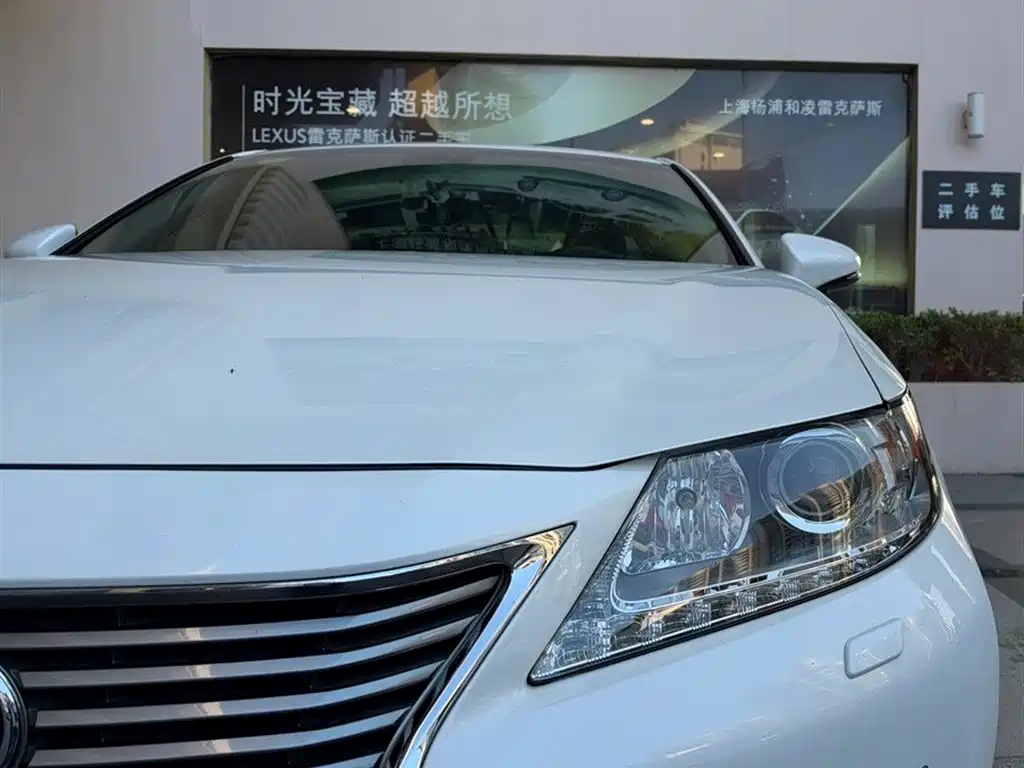 Lexus ES — миниатюра 5