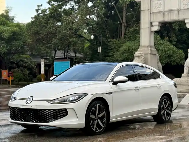 VOLKSWAGEN LINGDU 2022
