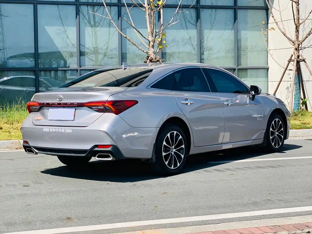 Toyota Avalon — миниатюра 7