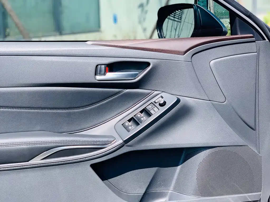 Toyota Avalon — миниатюра 11