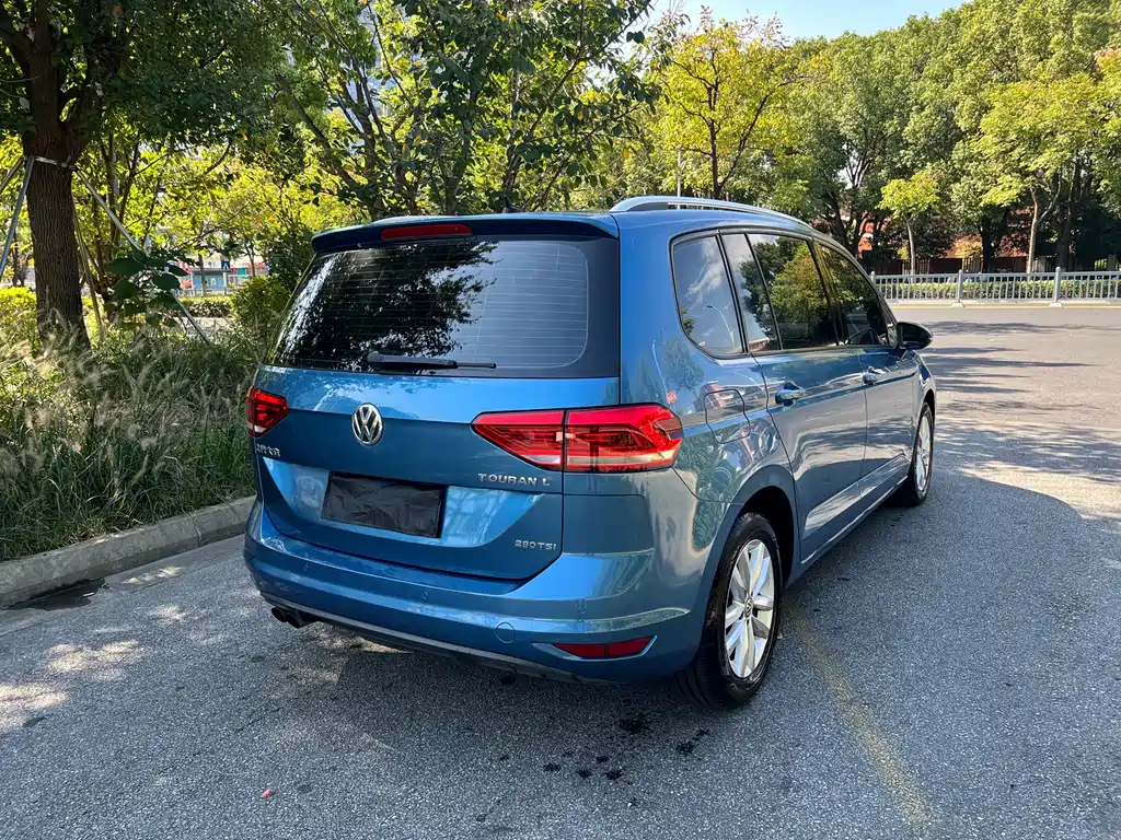 Volkswagen Touran — миниатюра 7