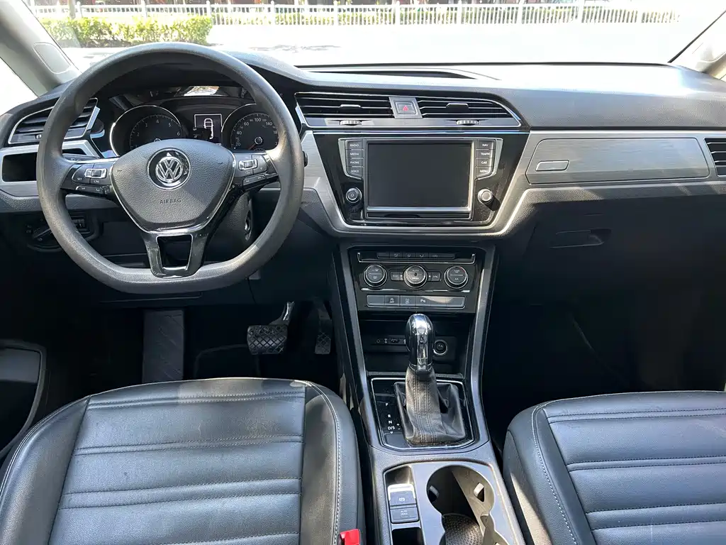 Volkswagen Touran — миниатюра 11
