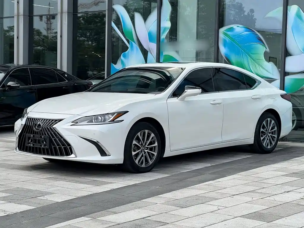 Lexus ES — миниатюра 2