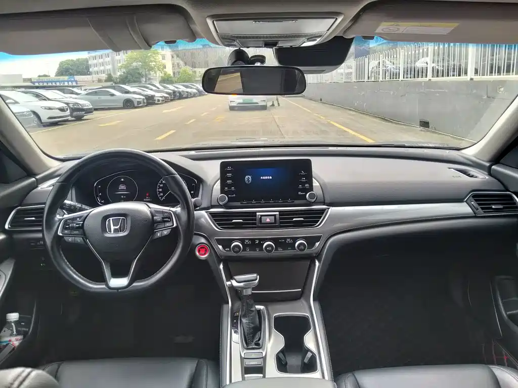 Honda Accord — миниатюра 13