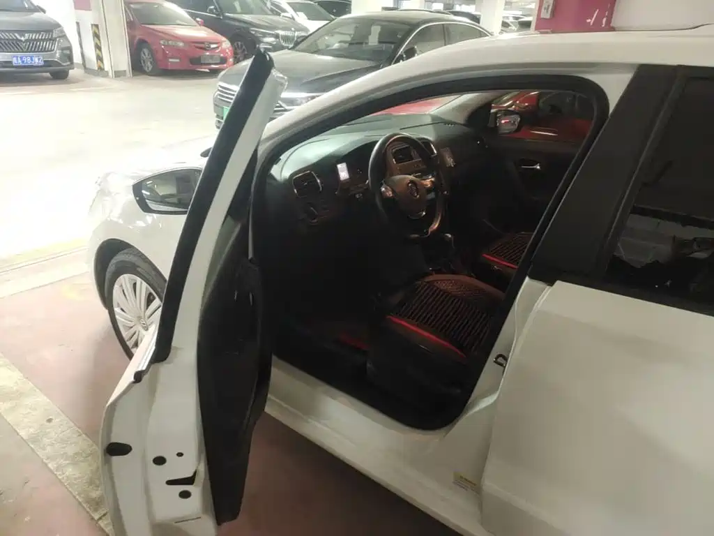 Volkswagen Polo — миниатюра 12