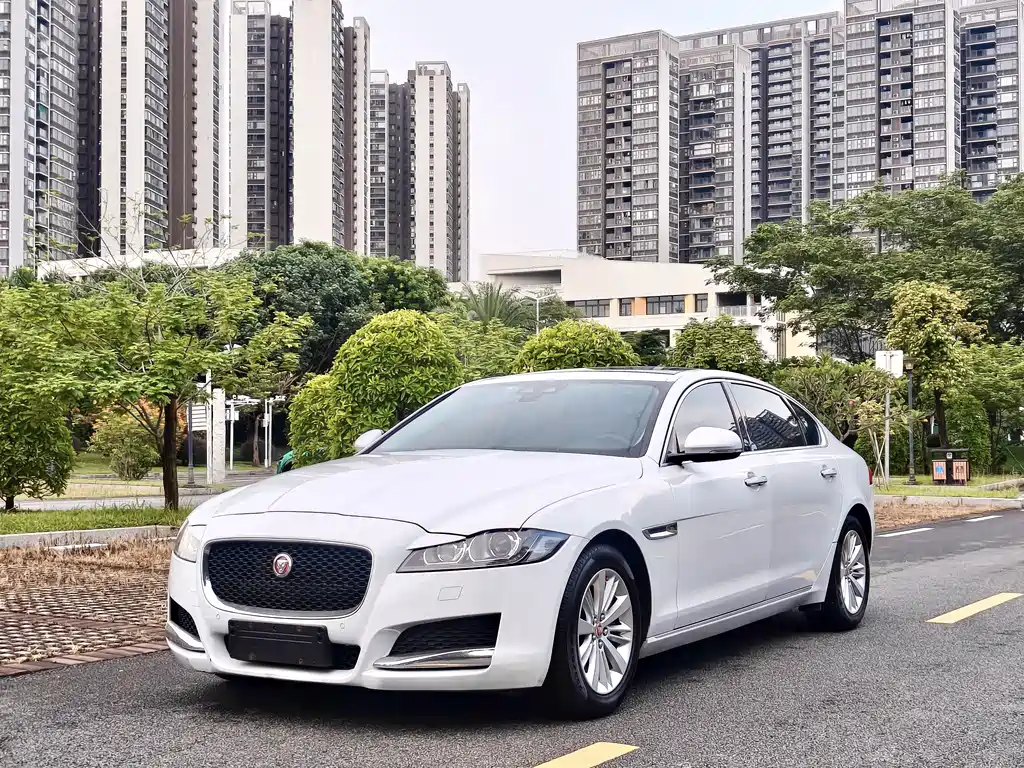 Jaguar XFL — миниатюра 2