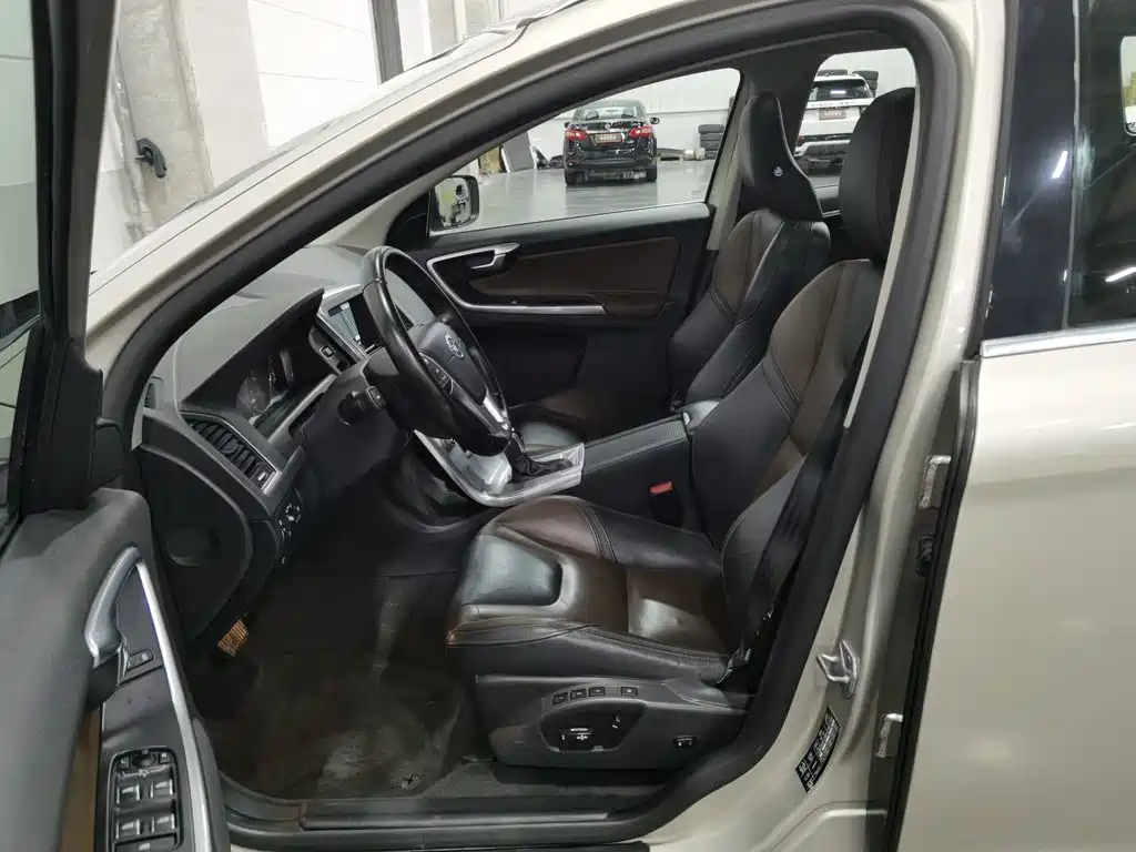 Volvo XC60 — миниатюра 10