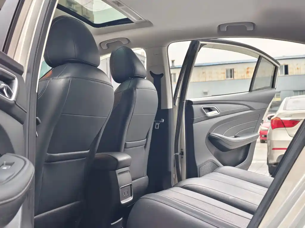 Roewe i5 — миниатюра 14