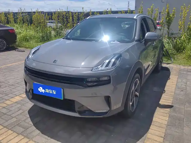 2022 Lynk & Co 06