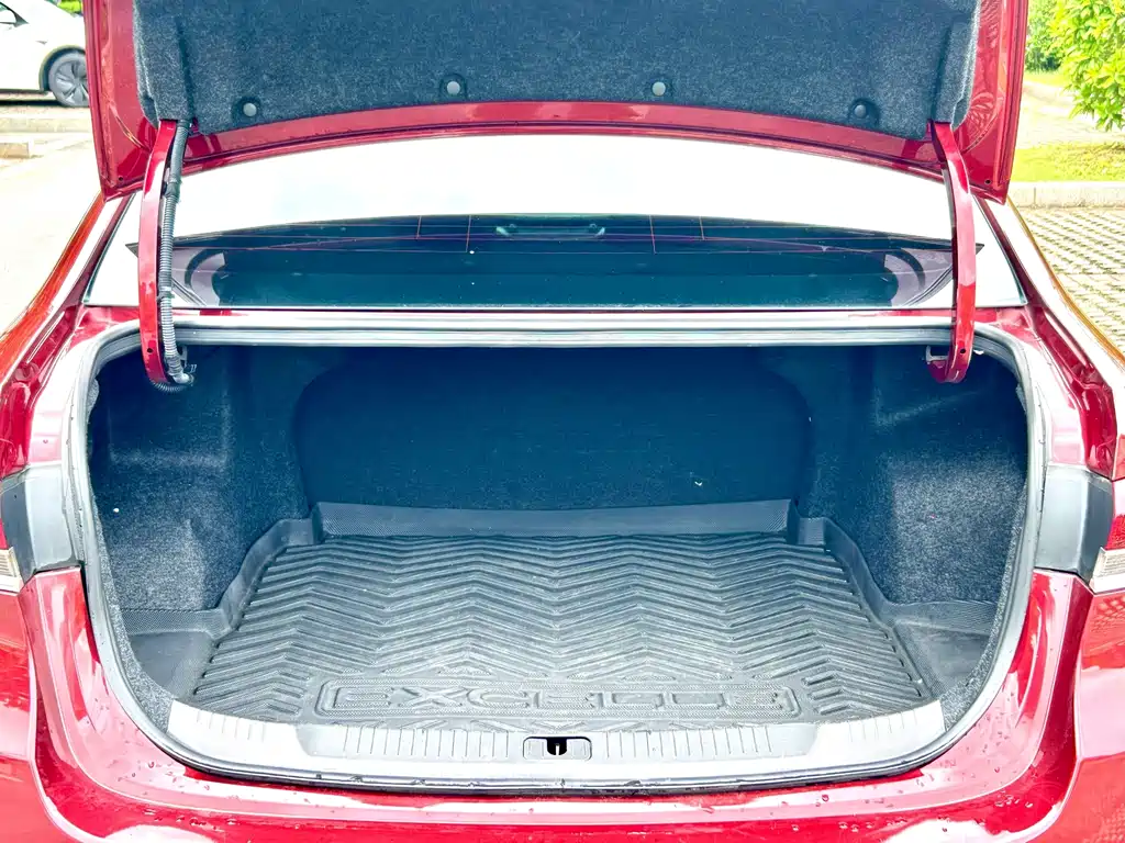 Buick Excelle — миниатюра 9