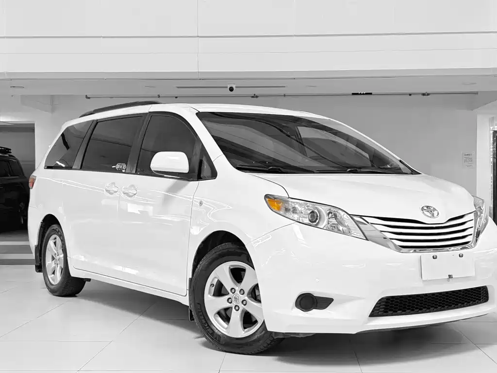TOYOTA SIENNA
