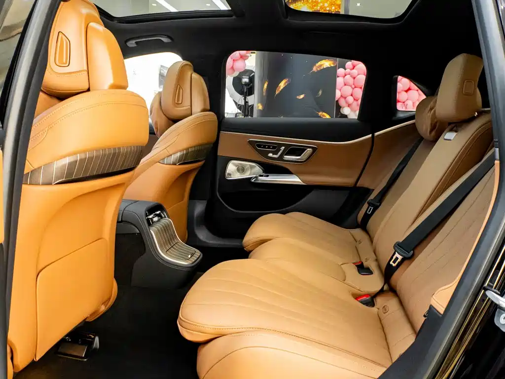 Mercedes-Benz E-Class — миниатюра 27