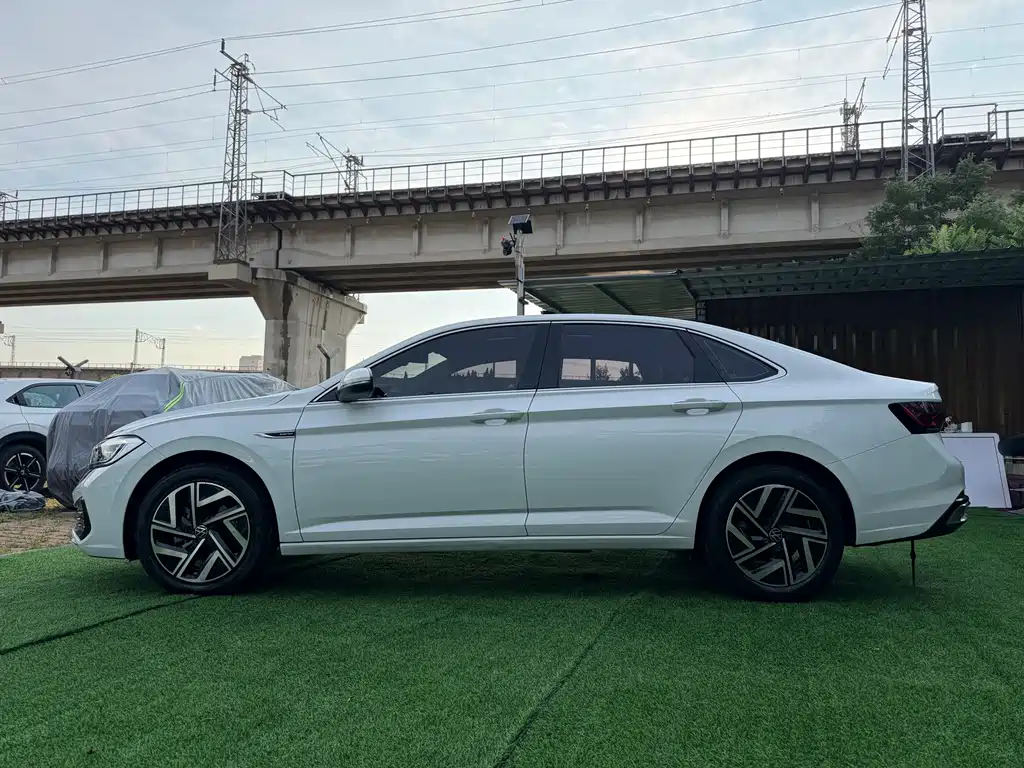 Volkswagen Sagitar — миниатюра 7