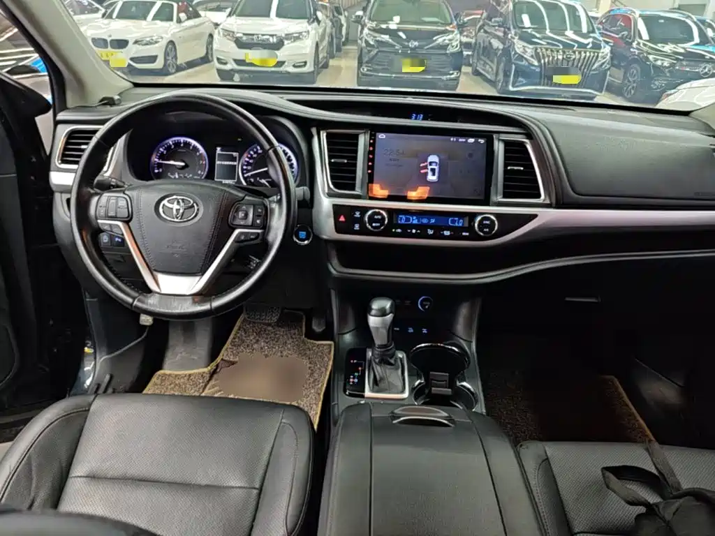 Toyota Highlander — миниатюра 10