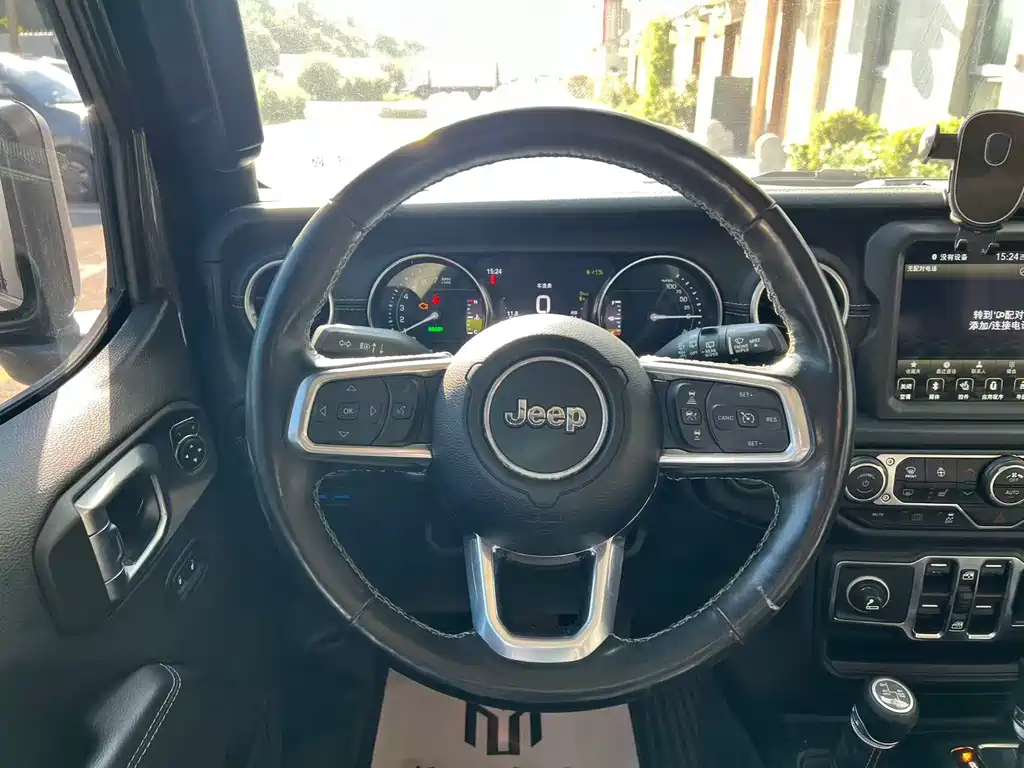Jeep Wrangler PHEV — миниатюра 7