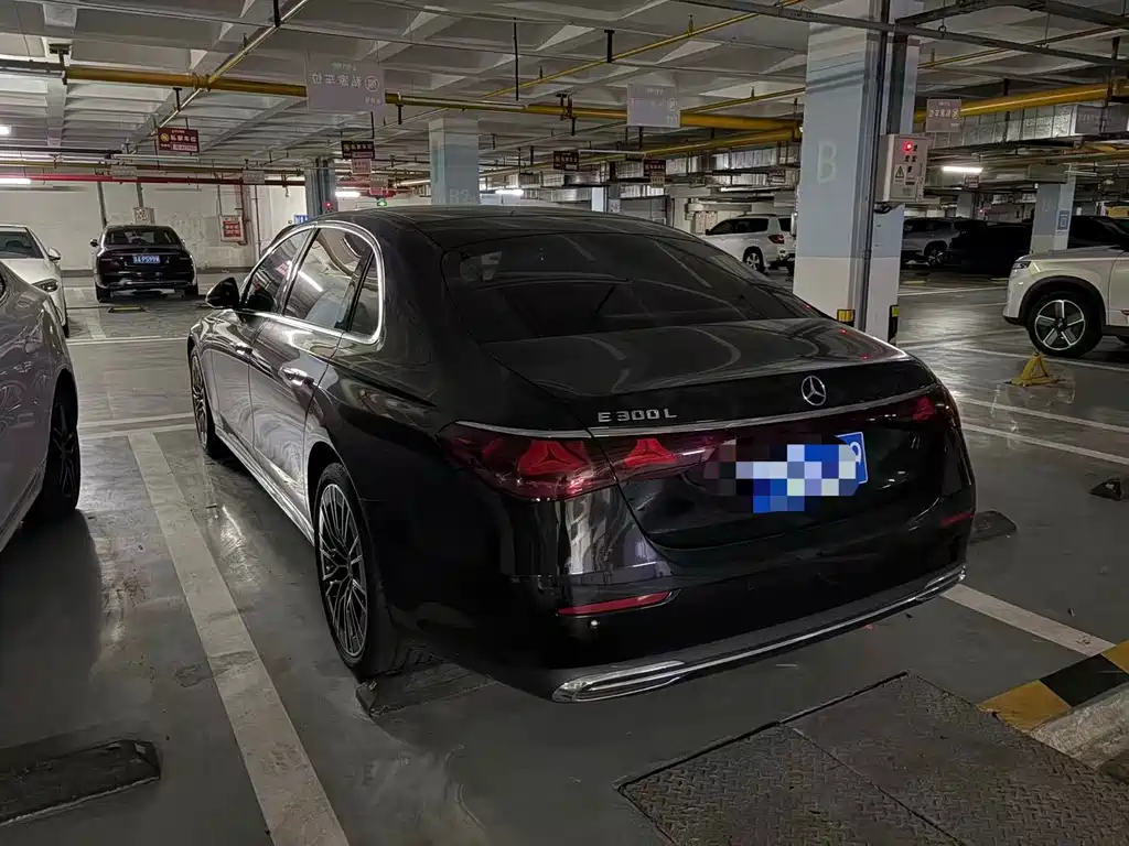 Mercedes-Benz E-Class — миниатюра 4