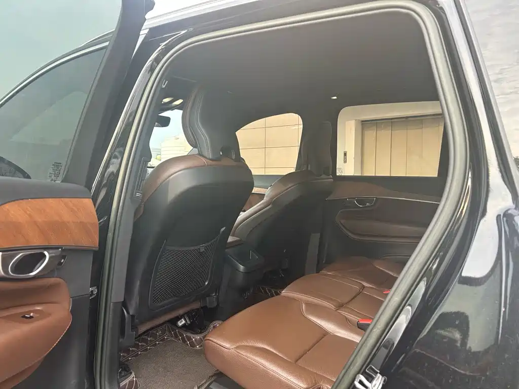 Volvo XC90 — миниатюра 6