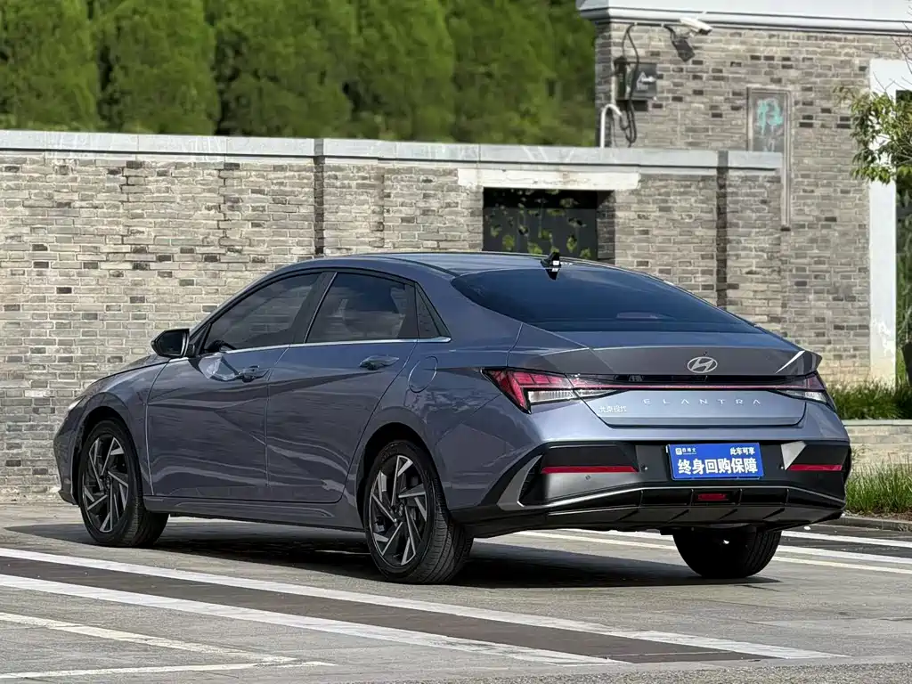 Hyundai Elantra — миниатюра 3