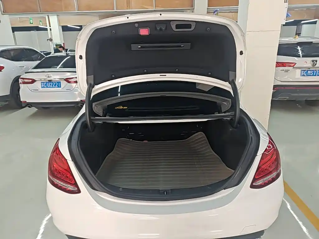 Mercedes-Benz C-Class — миниатюра 15