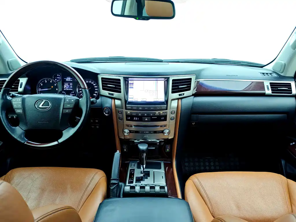 Lexus LX — миниатюра 9