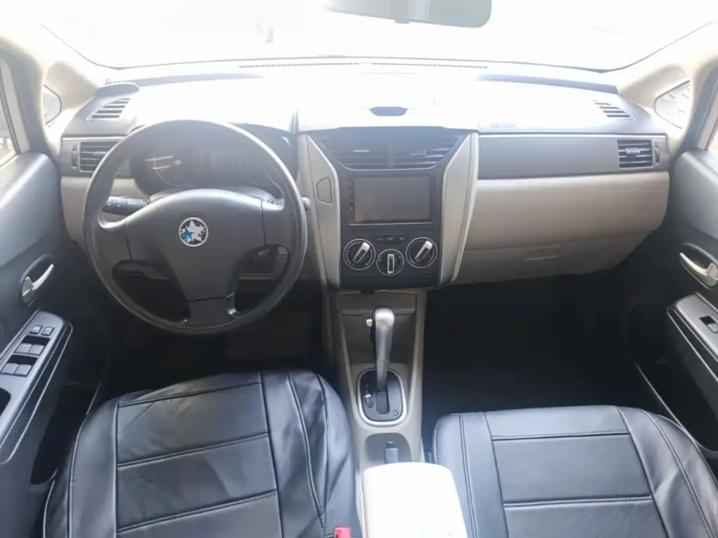 Venucia R50 — миниатюра 10