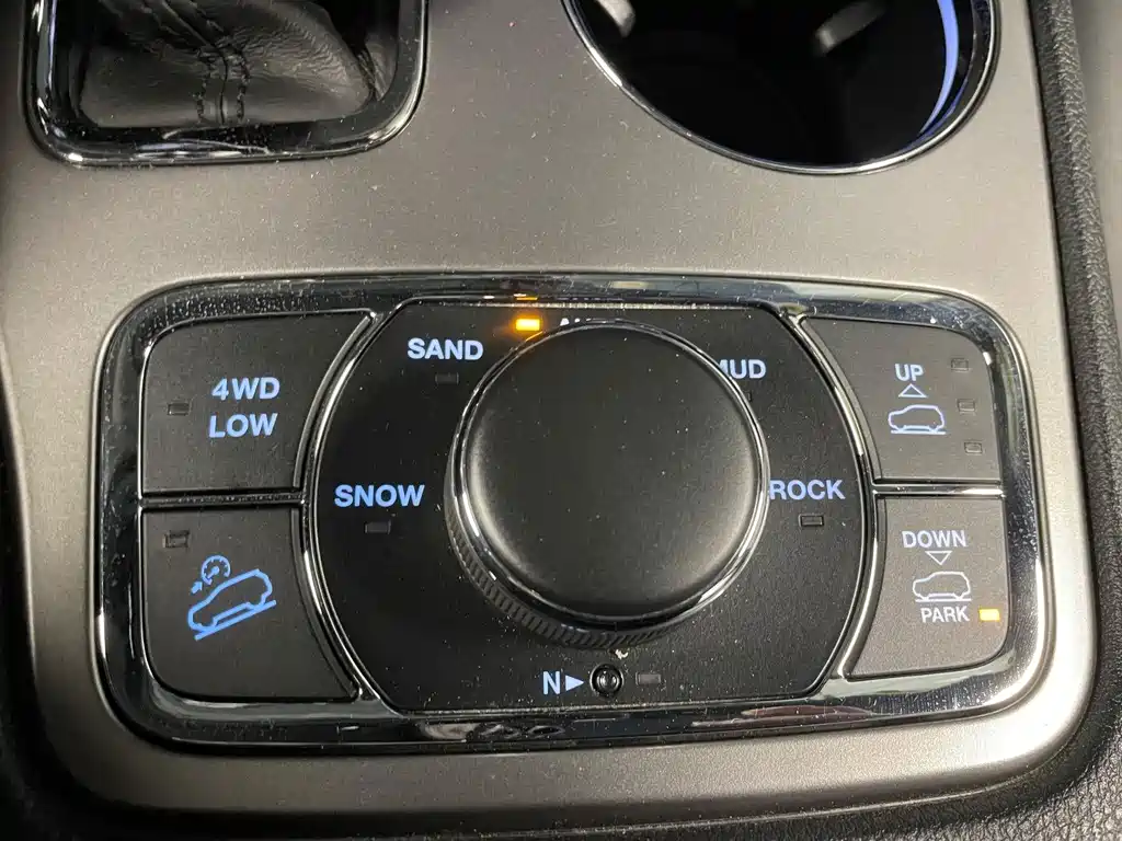 Jeep Grand Cherokee (Import) — миниатюра 22