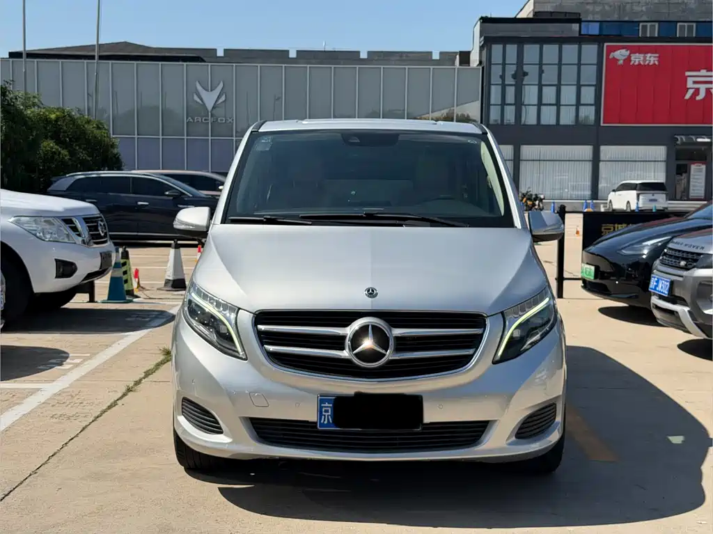 Mercedes-Benz V-Class — миниатюра 2