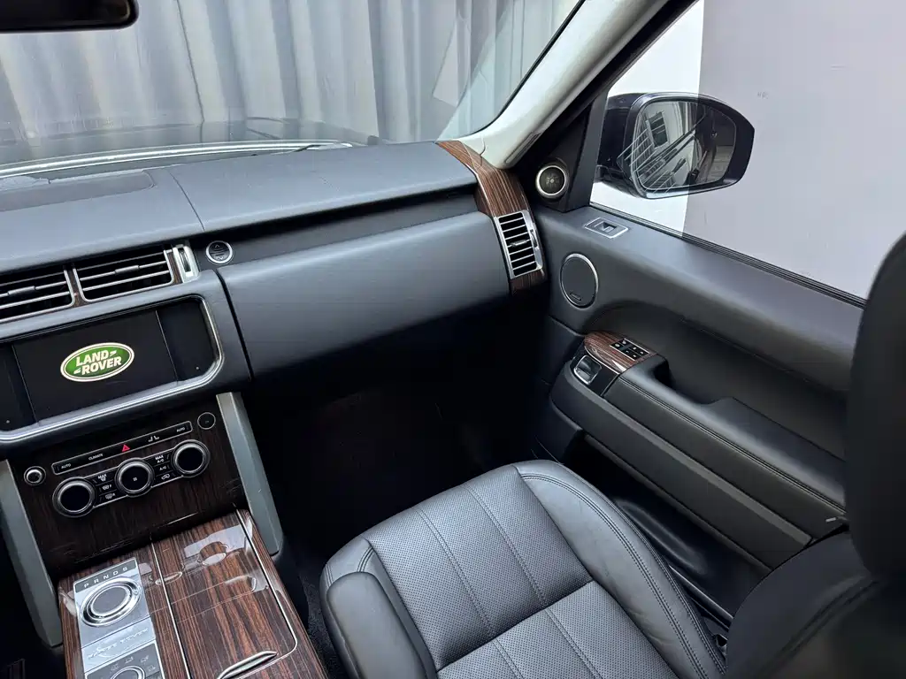 Land Rover Range Rover — миниатюра 10