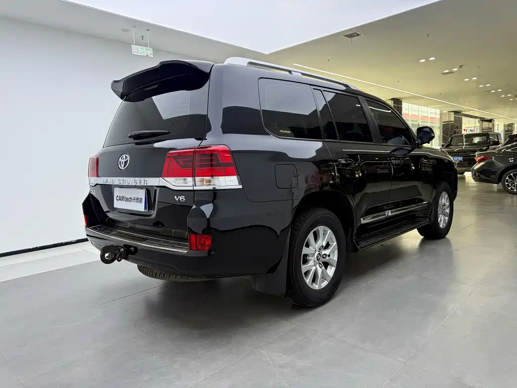 Toyota Land Cruiser — миниатюра 2