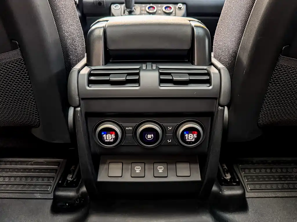 Land Rover Defender — миниатюра 13
