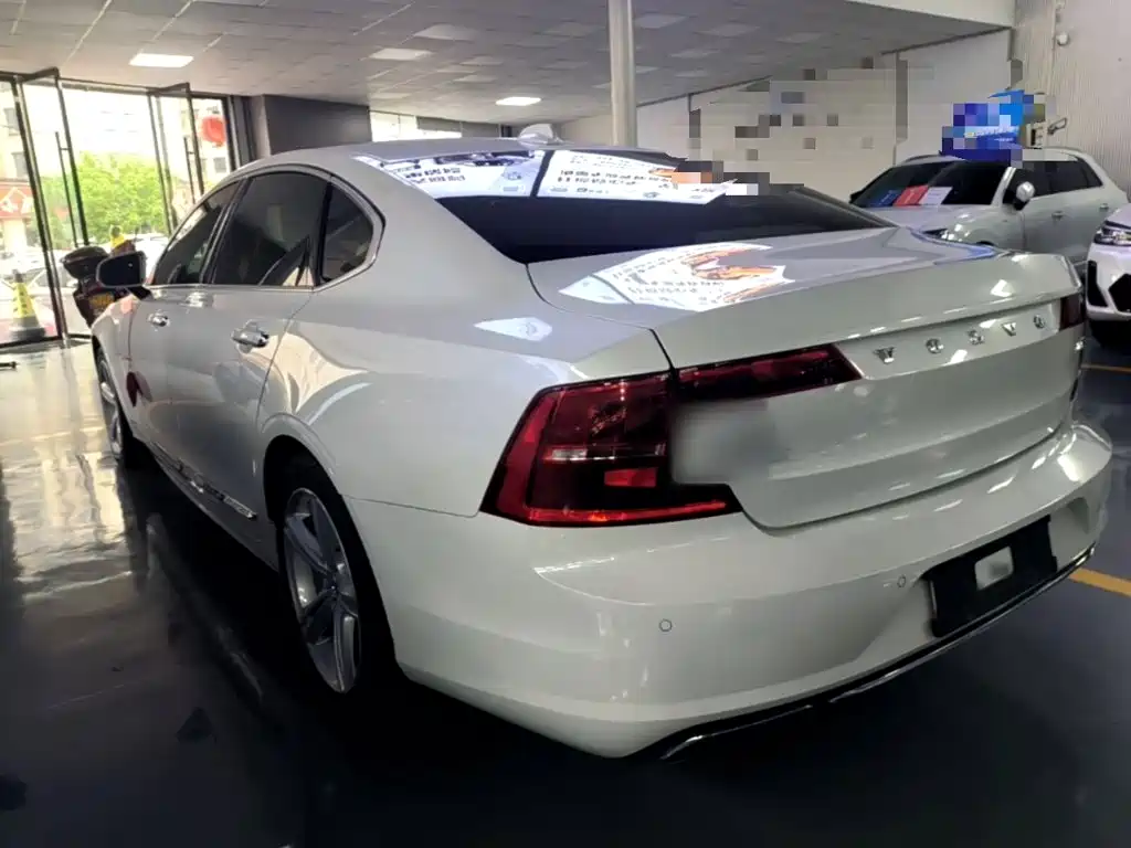 Volvo S90 — миниатюра 5