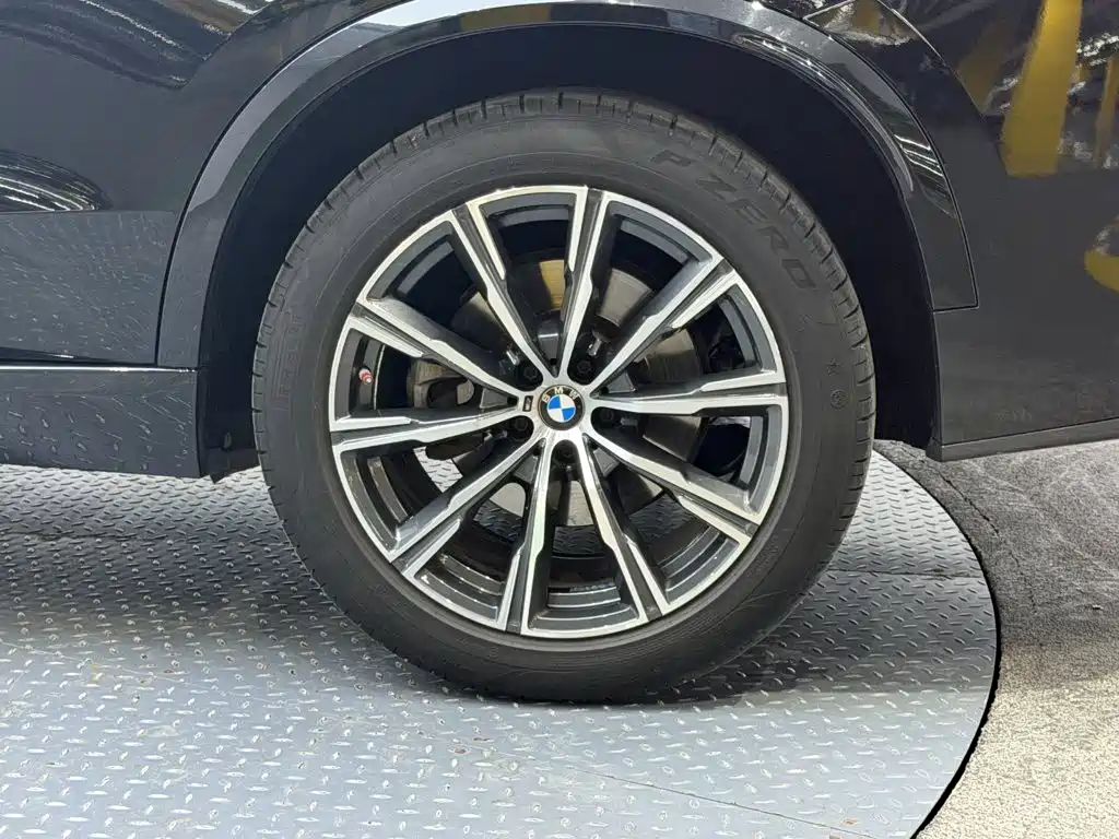 BMW X5 — миниатюра 13