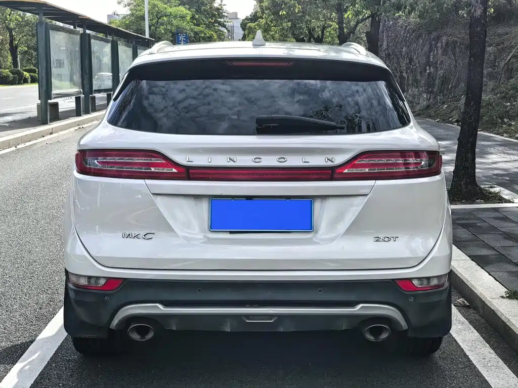 Lincoln MKC — миниатюра 14