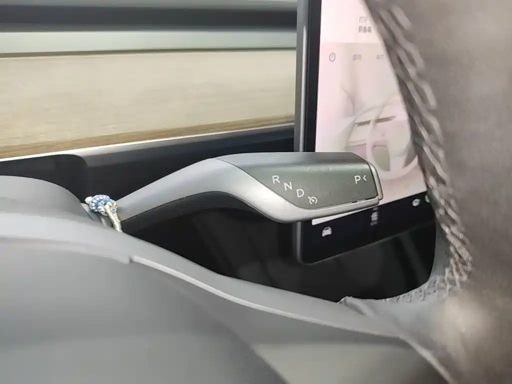 Tesla Model 3 — миниатюра 14