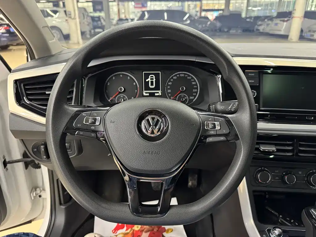Volkswagen Polo — миниатюра 13