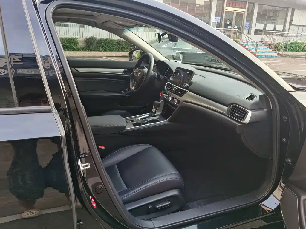 Honda Accord — миниатюра 13