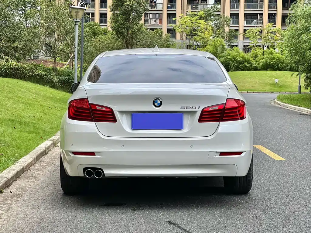 BMW 5 Series (Import) — миниатюра 20