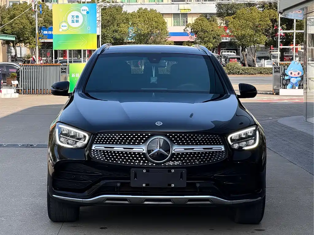 MERCEDES-BENZ GLC