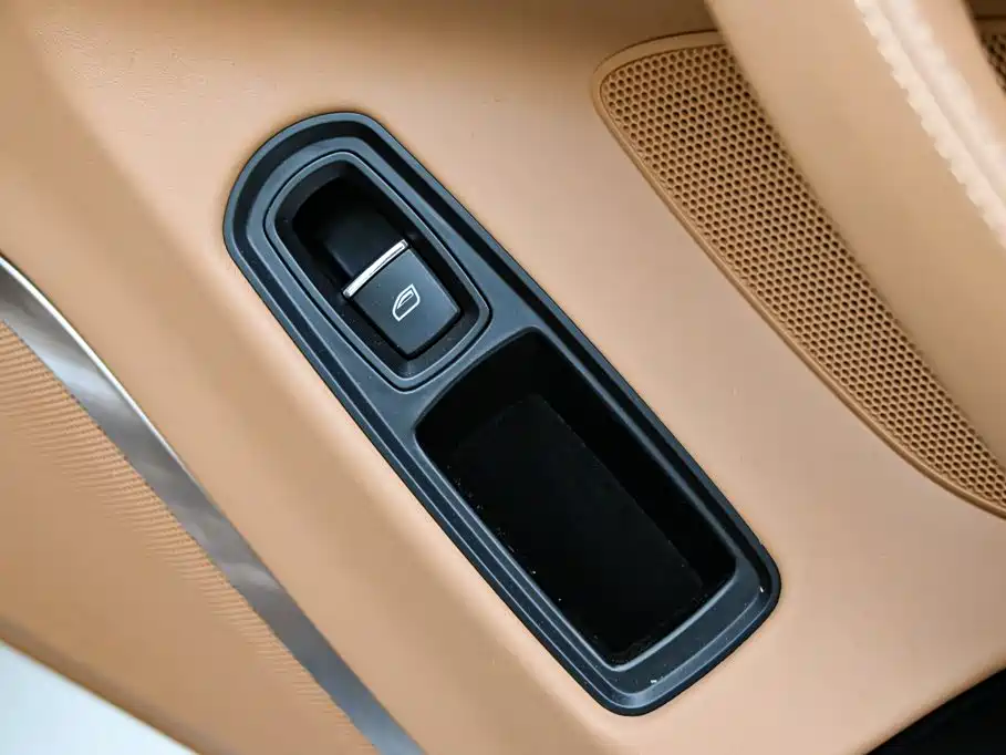 Porsche Panamera — миниатюра 23