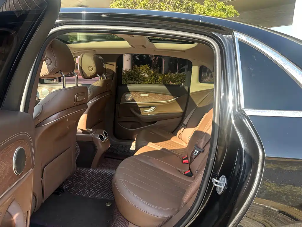 MERCEDES-BENZ E CLASS