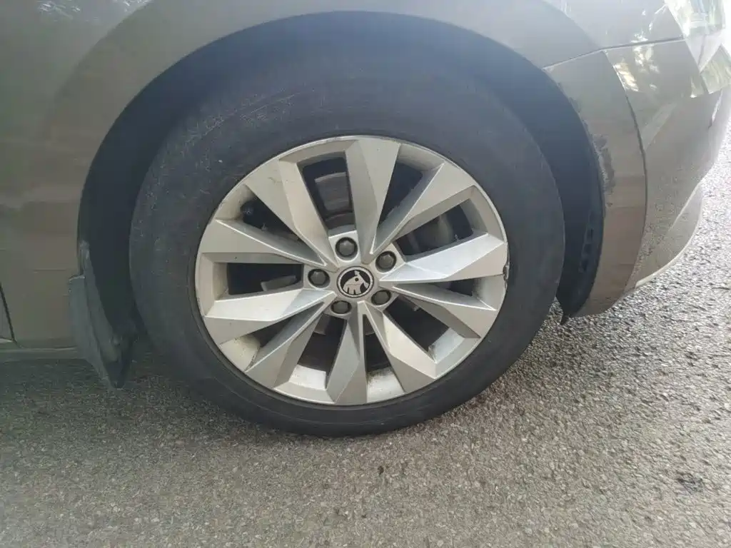 Skoda Superb — миниатюра 22