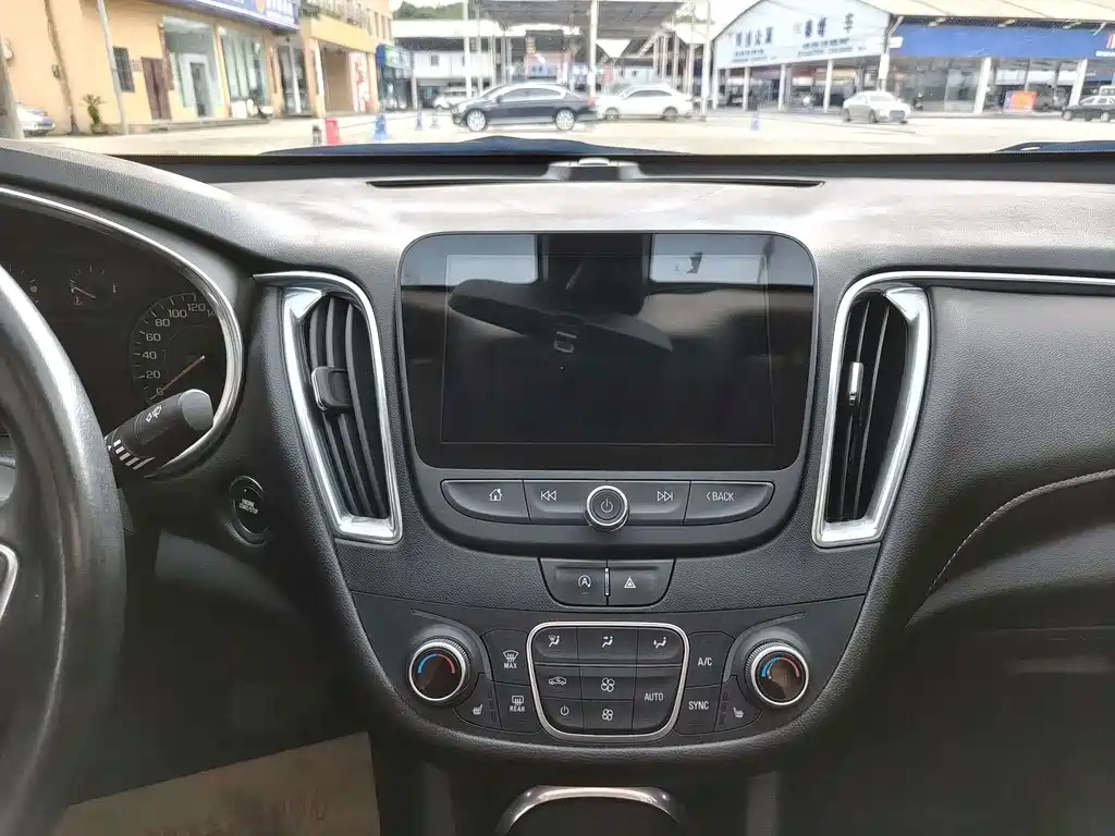 Chevrolet Malibu XL — миниатюра 9