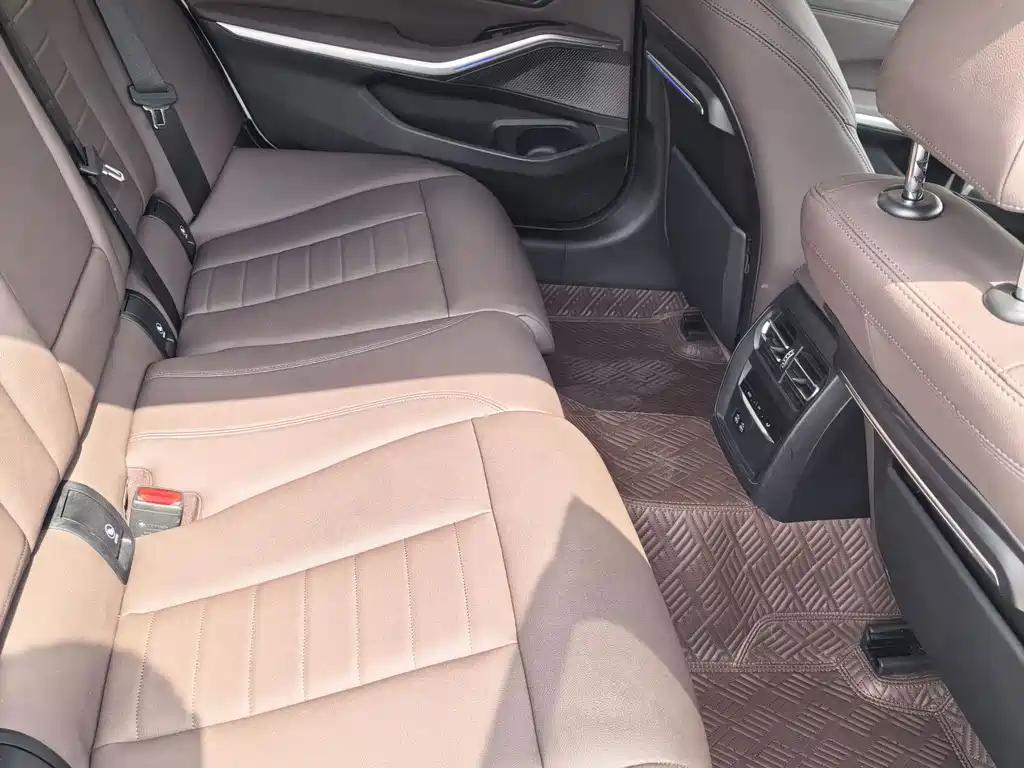 BMW 3 Series — миниатюра 5