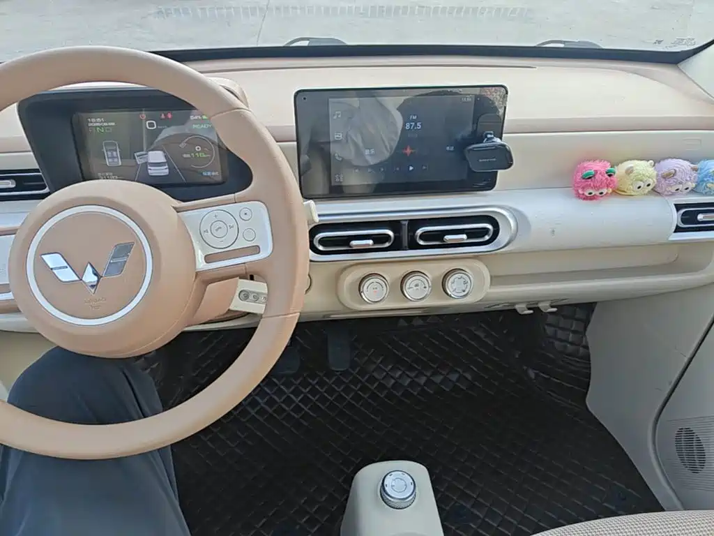 Wuling MINIEV — миниатюра 10