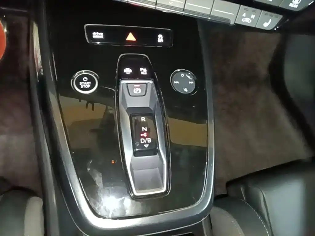 Audi Q4 e-tron — миниатюра 14