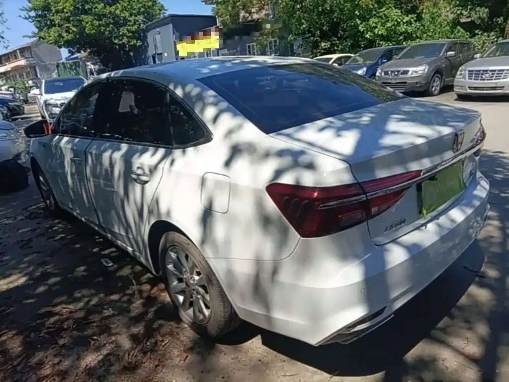 Roewe i6 Classic — миниатюра 5