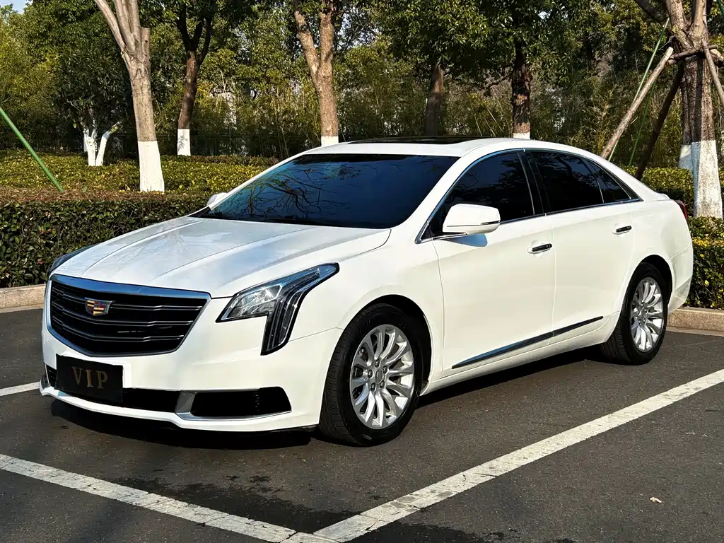 CADILLAC XTS