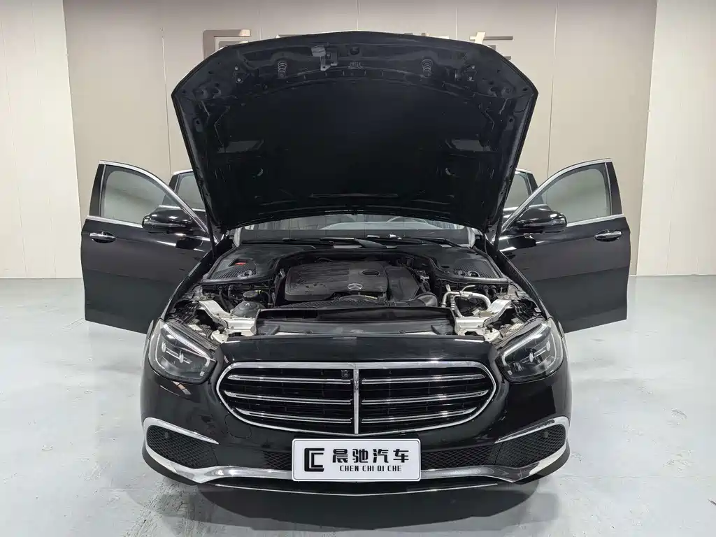 Mercedes-Benz E-Class — миниатюра 15