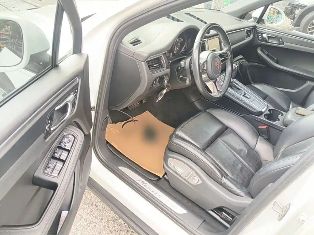 Porsche Macan — миниатюра 16
